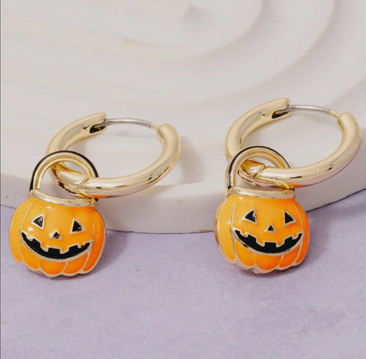 Jack-O’-Lantern Gold Hoop Earring